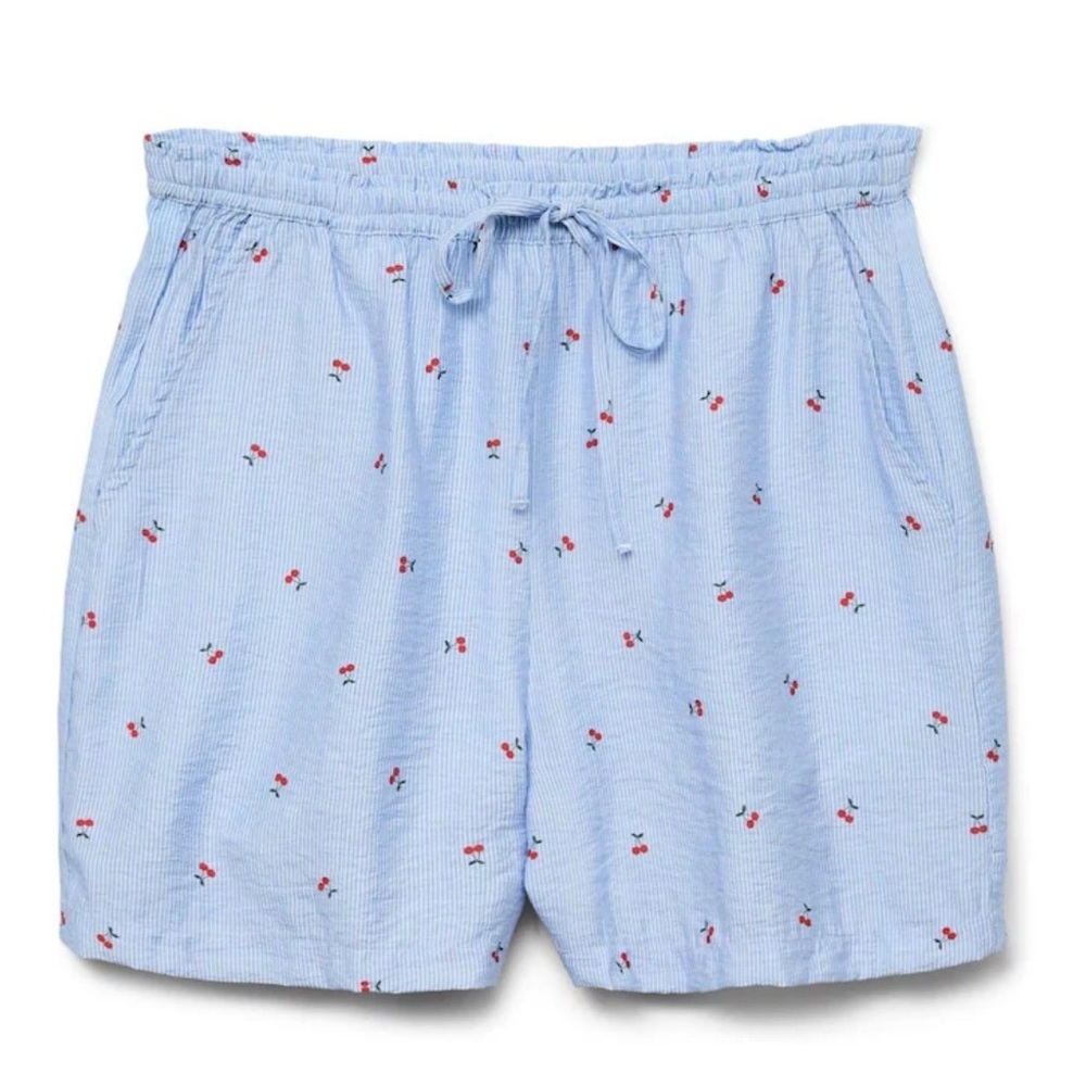 NWT Vero Moda Tie Waist Shorts – White Cherry Print – Size S - MSRP $48 - Picture 2 of 4